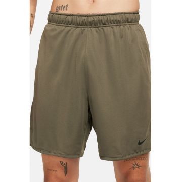 Pantaloni scurti cu buzunare oblice si tehnologie Dri-FIT - pentru fitness