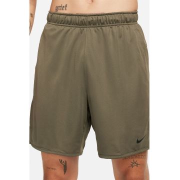 Pantaloni scurti cu buzunare oblice si tehnologie Dri-FIT - pentru fitness