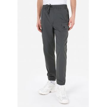 Pantaloni slim fit cu snur de ajustare in talie