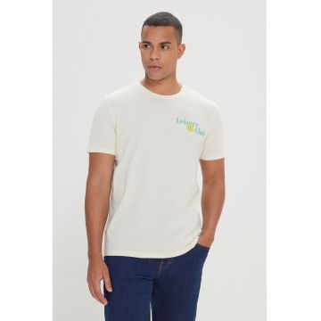 Tricou cu decolteu la baza gatului si imprimeu pe partea din spate