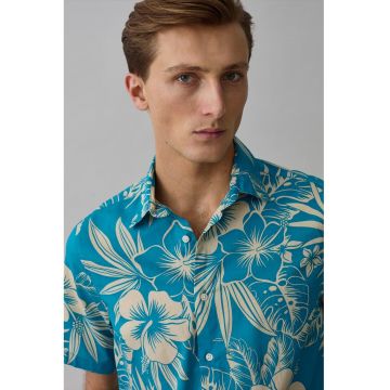 Camasa cu imprimeu tropical si maneci scurte
