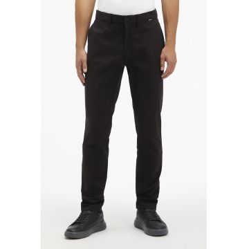 Pantaloni chino slim fit din amestec de bumbac organic