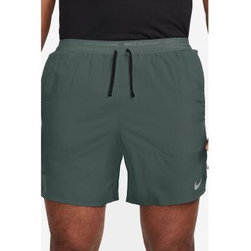 Pantaloni scurti cu tehnologie Dri-Fit pentru alergare Stride