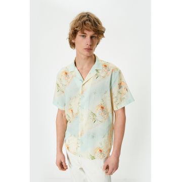 Camasa cu model tropical si maneci scurte