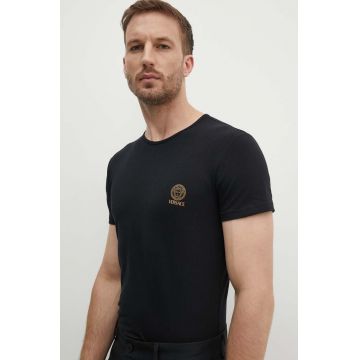Versace tricou din bumbac barbati, culoarea negru, cu imprimeu, AUU01005 1A10011