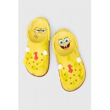 Crocs papuci Spongebob Classic Clog culoarea galben, 209824