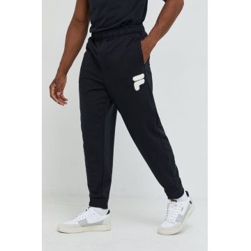 Fila pantaloni de trening barbati, culoarea negru, cu imprimeu