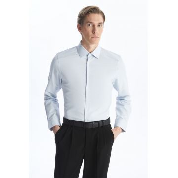 Camasa slim fit cu guler ascutit