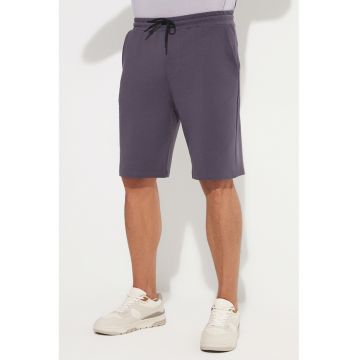 Pantaloni scurti cu talie ajustabila