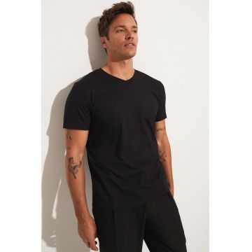 Tricou slim fit cu decolteu in V