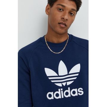 adidas Originals hanorac de bumbac barbati, culoarea albastru marin, cu imprimeu