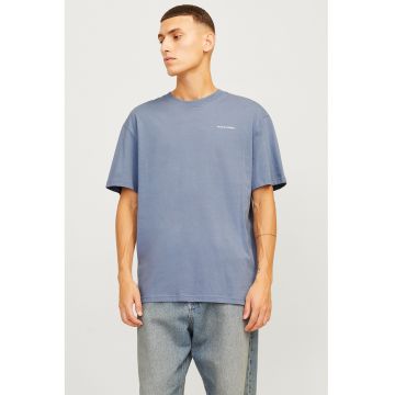 Tricou de bumbac cu decolteu la baza gatului si imprimeu