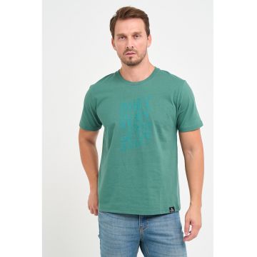 Tricou de bumbac cu decolteu la baza gatului si imprimeu text - Verde deschis