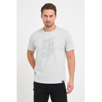Tricou de bumbac cu decolteu la baza gatului si imprimeu text - Albastru glaciar