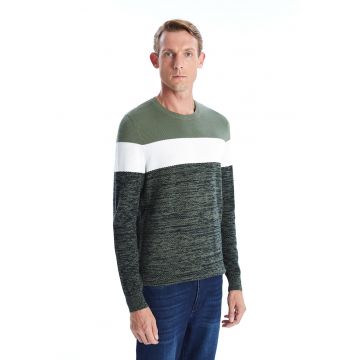 Pulover slim fit cu deoclteu la baza gatului