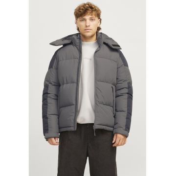 Geaca cu gluga detasabila Aero Geaca cu gluga detasabila Aero