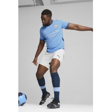Tricou cu decolteu rotund si model pentru fotbal