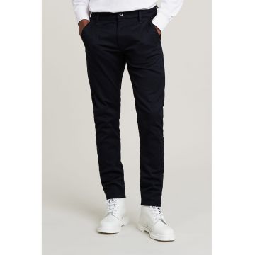 Pantaloni slim fit din amestec de bumbac organic