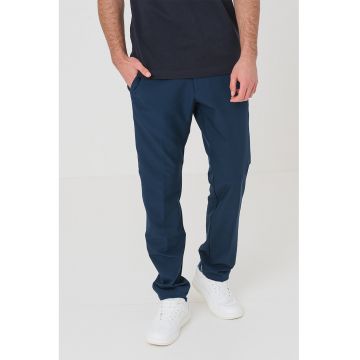 Pantaloni chino cu croiala slin-fit Commuter
