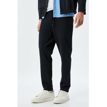 Pantaloni cu snur si buzunare