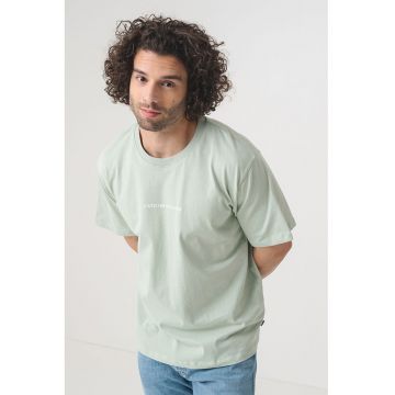 Tricou cu detaliu text