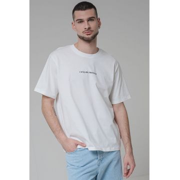 Tricou cu detaliu text