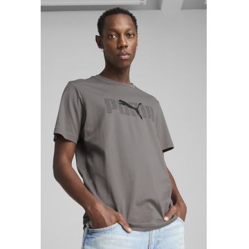 Tricou cu logo si decolteu la baza gatului