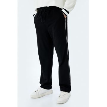 Pantaloni de trening cu buzunare oblice