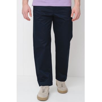 Pantaloni drepti cu talie medie