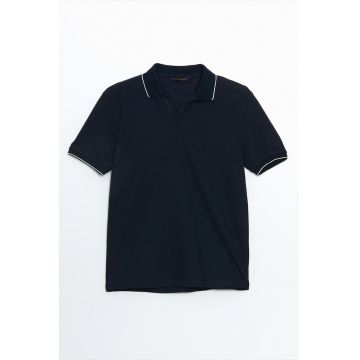 Tricou polo cu accente in dungi