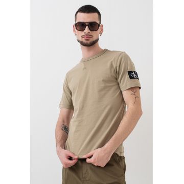 Tricou din bumbac cu decolteu la baza gatului