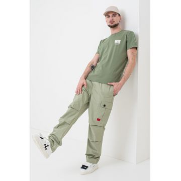 Tricou din bumbac cu imprimeu logo discret