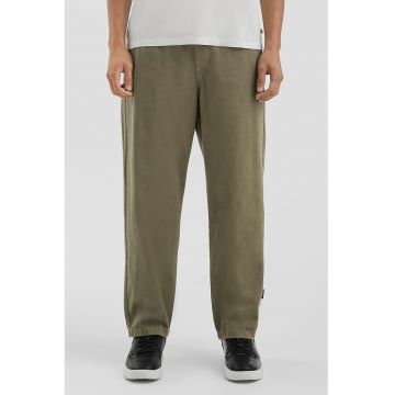 Pantaloni drepti cu buzunare