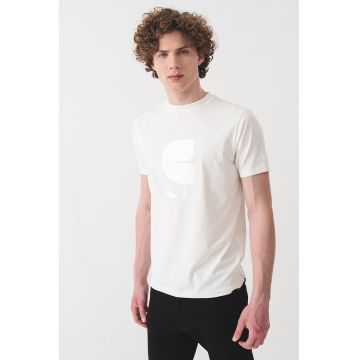 Tricou cu decolteu la baza gatului