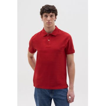 Tricou regular fit cu fenta cu nasturi