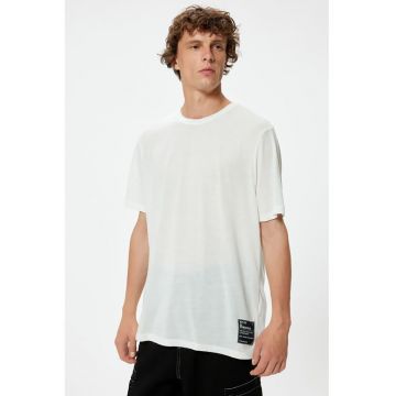 Tricou cu decolteu la baza gatului si maneci cazute