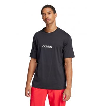 Tricou cu logo si decolteu la baza gatului