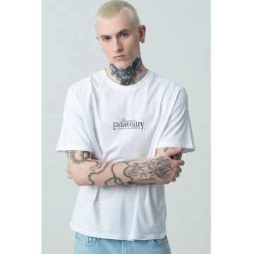 Tricou de bumbac cu decolteu la baza gatului - imprimeu grafic si text