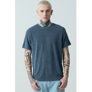 Tricou regular fit cu decolteu la baza gatului