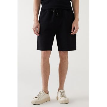 Pantaloni scurti cu buzunare laterale