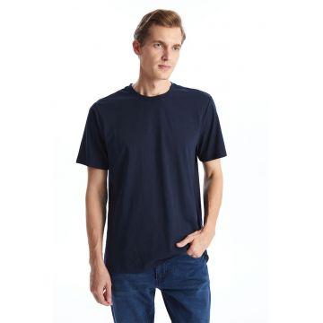 Tricou cu decolteu la baza gatului