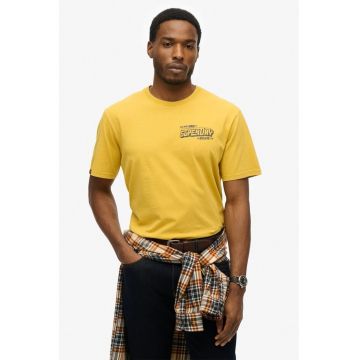 Tricou cu decolteu la baza gatului si imprimeu pe partea din spate
