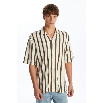Camasa relaxed fit cu model in dungi si maneci medii