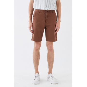 Pantaloni scurti cu buzunare oblice