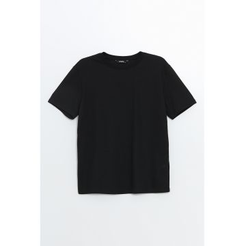 Tricou cu decolteu la baza gatului