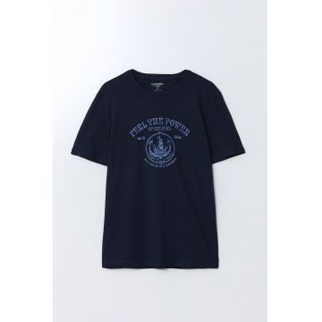Tricou cu decolteu la baza gatului si imprimeu grafic