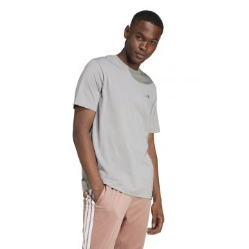 Tricou din bumbac cu decolteu la baza gatului