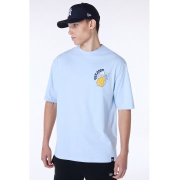 Tricou cu imprimeu si decolteu la baza gatului