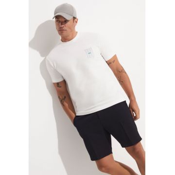 Tricou slim fit cu decolteu la baza gatului