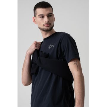Tricou cu decolteu la baza gatului si logo